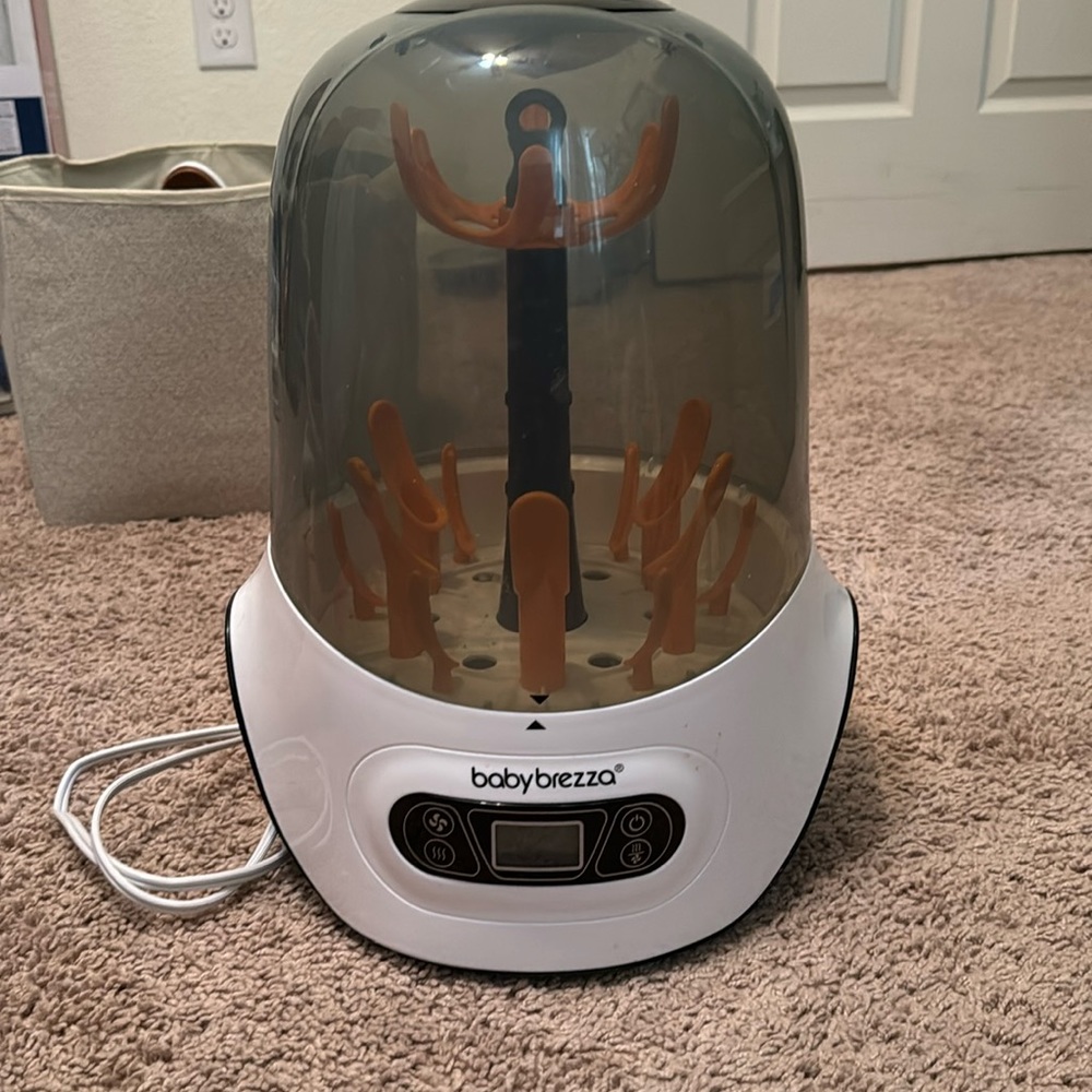 Babybrezza sterilizer everything works and works good only used for 5 months.